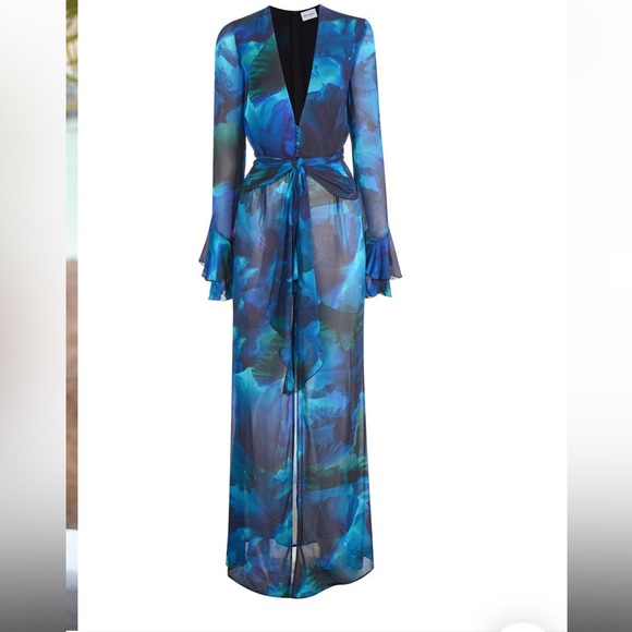 Exude modern drama in the Fiorella’s Rat and Boa - Picture 3 of 6